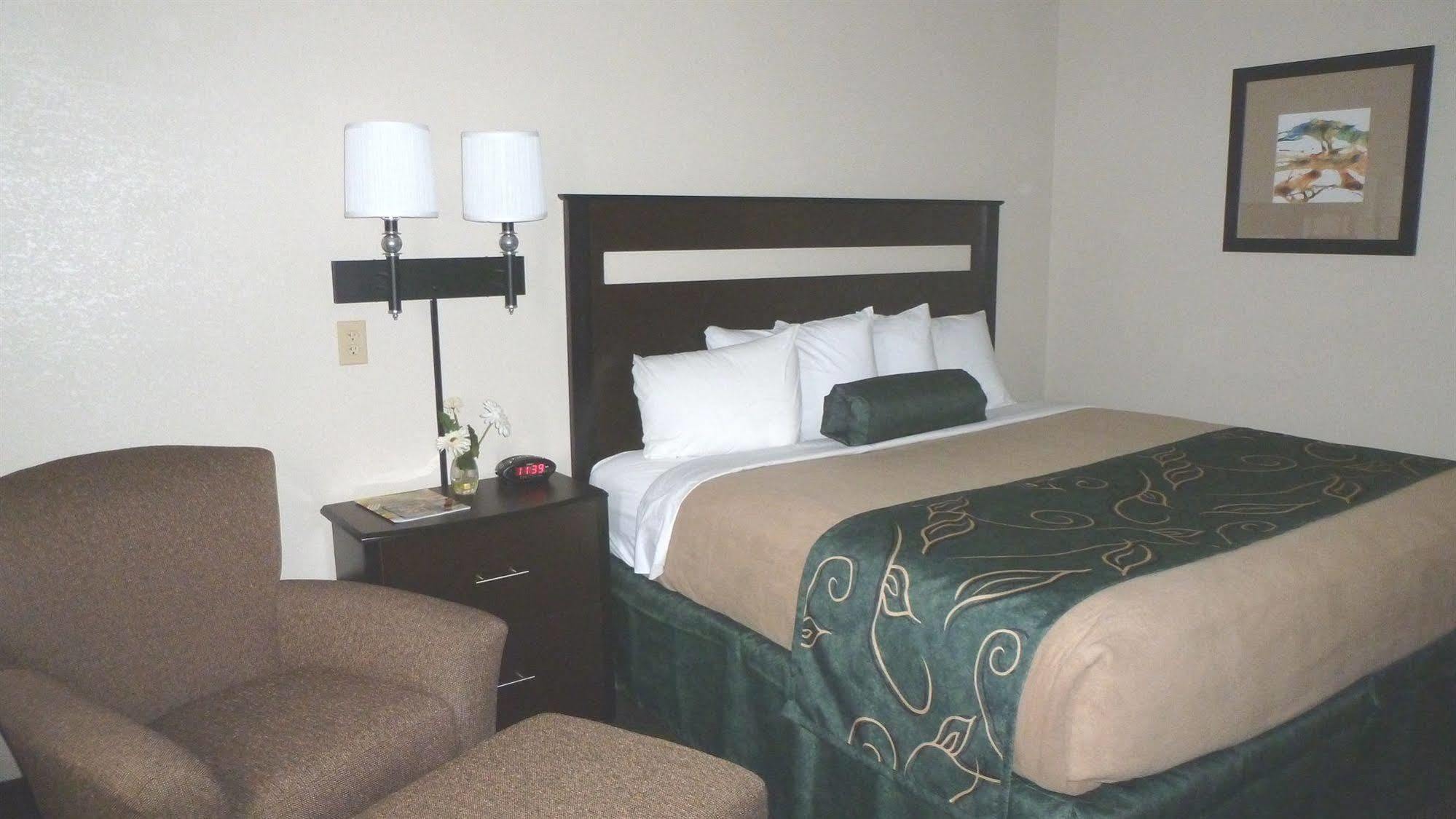 Travelodge By Wyndham Jefferson City Exterior foto